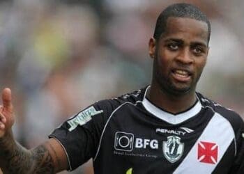 Ex-zagueiro Dedé estará presente em São Januário nesta quinta-feira para assistir ao jogo entre Vasco e Internacional.