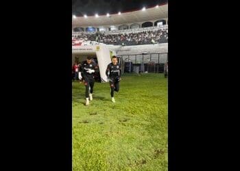 Vasco compartilha clipes do aquecimento dos atletas em São Januário; confira