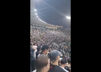 Torcedores clamam ‘time sem vergonha’ em São Januário; confira o vídeo