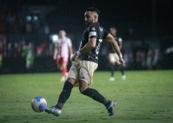 Vasco lançou 35 cruzamentos direcionados à área do Internacional.