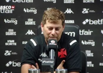 Rafael Paiva: ‘A torcida vascaína já chegou a vaiar até o Dinamite. Quem sou eu para não ser vaiado?’