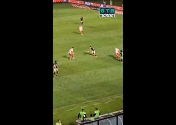 Torcedores expressam críticas ao zagueiro Léo após a derrota para o Internacional