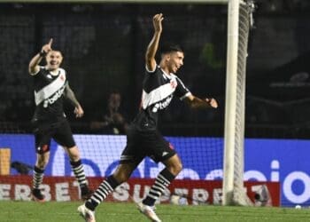 Vasco não consegue vencer o Corinthians em São Paulo há 17 anos