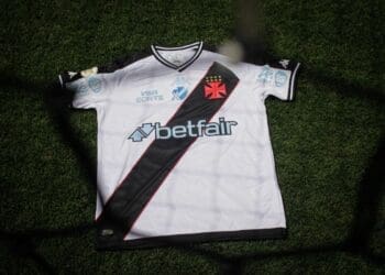 Camisa do Vasco no jogo deste domingo contará com patch e elementos em apoio à campanha do Novembro Azul