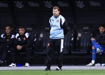 Pedrinho não desejava ser demitido, mas as decisões de Rafael Paiva aceleraram a escolha.