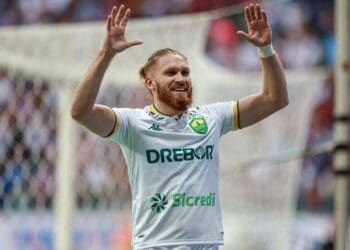 Vasco está em negociação para contratar o atacante Isidro Pitta, atualmente no Cuiabá.