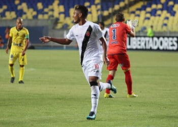 Confira as chances do Vasco na Libertadores, Sul-Americana e no rebaixamento.