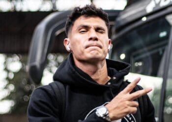 Vasco busca antecipar a rescisão contratual de Galdames, que não deverá ser aproveitado por Felipe.