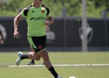 Bruno Lopes e GB estiveram presentes no treino dos jogadores profissionais nesta quinta-feira.