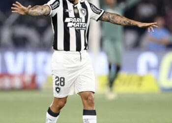 Allan pode se despedir do Botafogo e fechar com o Vasco em 2025.