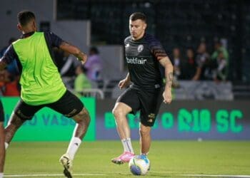 Vasco divulga imagens do aquecimento dos atletas em São Januário.