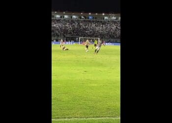 Veja os gols de Vegetti e Philippe Coutinho contra o Atlético-MG sob uma nova perspectiva