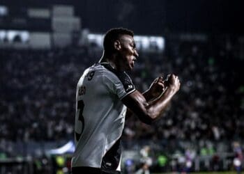 Felipe: ‘Léo é um atleta incrível, e eu torço para que ele permaneça no Vasco’