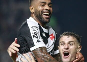 Veja os dados de Alex Teixeira em suas duas últimas partidas pelo Vasco.