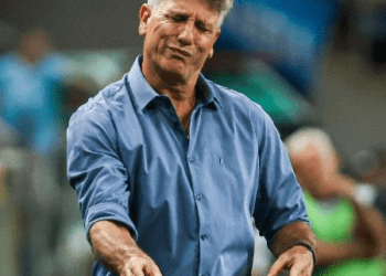 Renato Gaúcho é cotado como um dos principais candidatos para assumir o Vasco, caso decida deixar o Grêmio ao final do Campeonato Brasileiro.