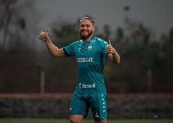 Empresário revela que Vasco e mais cinco clubes demonstram interesse na contratação de Isidro Pitta.