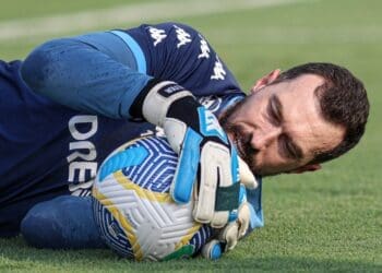 Goleiro Walter, do Cuiabá, acumula 3ª advertência e desfalca contra o Vasco
