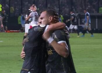 Há um ano, o gol de Serginho selou a permanência do Vasco na Série A.