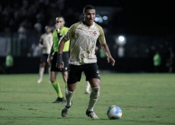 Mateus Carvalho se destaca como o jogador Sub-23 com o maior número de desarmes no Campeonato Brasileiro 2024.