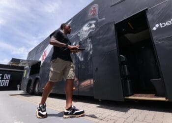 Confira as imagens da viagem do Vasco para Cuiabá.