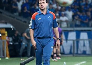 Especulações sobre o Vasco: Fernando Diniz deve se despedir do Cruzeiro neste domingo.