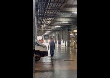 Confira o vídeo da chegada do Vasco à Arena Pantanal.