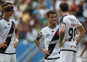 Vasco permaneceu entre a 8ª e a 12ª posição durante 22 rodadas consecutivas do Campeonato Brasileiro 2024.