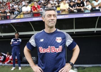 Especulado como possível reforço no Vasco, Pedro Caixinha estaria prestes a assumir o lugar de Renato Gaúcho no Grêmio.