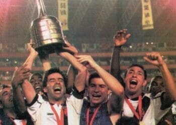 Campeões da Libertadores de 1998, com a participação de Edmundo, realizarão um jogo beneficente neste sábado em Juazeiro do Norte.