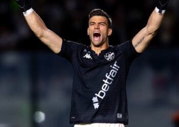 Veja a performance de Léo Jardim em comparação com os goleiros do Campeonato Brasileiro de 2024.