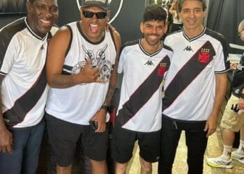 Odvan e Mauro Galvão fizeram uma visita à loja Gigante da Colina, localizada em Niterói.