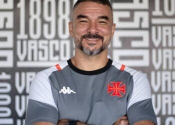 Permanência de Daniel Félix no Vasco em 2025 estará atrelada ao novo treinador