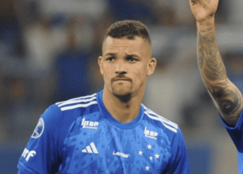 Vasco fez uma consulta sobre o zagueiro Zé Ivaldo, que pertence ao Cruzeiro.