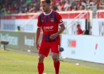 Vasco demonstraria interesse no jogador Léo Scienza, que atua como meia no Heidenheim.