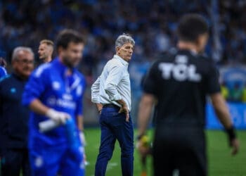 Vasco propôs um valor um pouco superior à metade do que Renato Gaúcho ganhava no Grêmio.