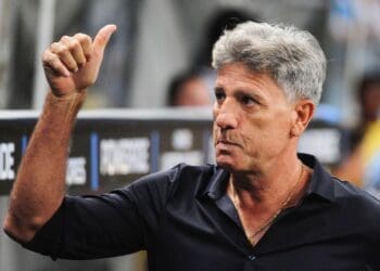 Renato Gaúcho supostamente teria recomendado os jogadores Balbuena, Vargas, Soteldo, Fuchs, Reinaldo, Tchê Tchê e Veron para o Vasco.