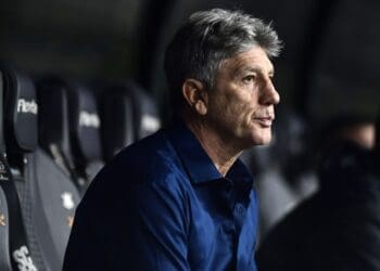 Renato Gaúcho se mostrou interessado no projeto do Vasco, mas a solicitação salarial foi um obstáculo para o fechamento do acordo; veja detalhes dos bastidores.