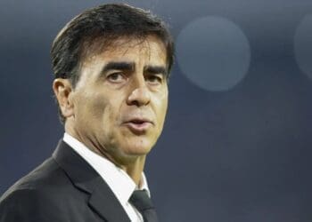 Vasco se encontrará com Gustavo Quinteros nesta quarta-feira.