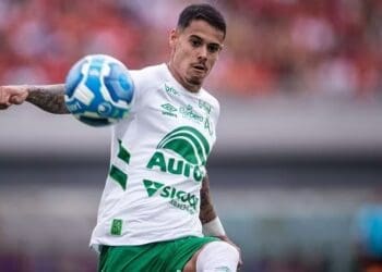 Vasco fecha acordo com o defensor Lucas Freitas, do Palmeiras, que estava emprestado ao Juventude, segundo informações de um jornalista.
