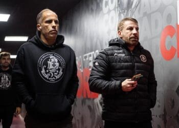 Chegada de Carille pode impulsionar negociações por reforços