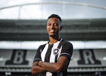 Vasco tem acordo fechado com Tchê Tchê, assegura jornalista