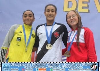 Natação: Giovanna Dias ganha 1 medalha de ouro e 1 de prata no Estadual de Verão Infantil e Juvenil