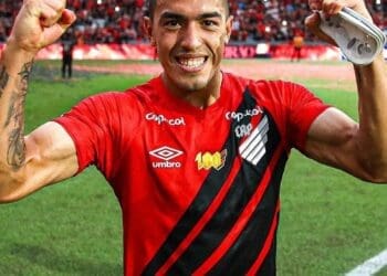 Agente de Cuello, do Athletico-PR, afirma que não houve proposta do Vasco: ‘Neste momento, nenhuma negociação’