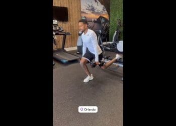 Jair compartilha vídeo de seus treinos durante as férias.