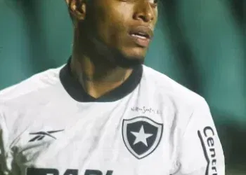 Possibilidade de continuar residindo no Rio de Janeiro influenciou decisão de Tchê Tchê ao fechar contrato com o Vasco