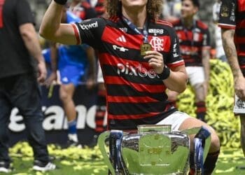 Fortaleza demonstra interesse, mas ainda não apresentou uma proposta por David Luiz, que está sendo especulado no Vasco.