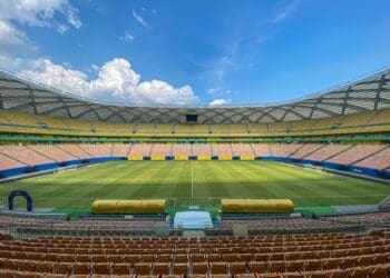 Vasco avança nas negociações para transferir o confronto contra o Madureira para a Arena da Amazônia.