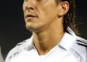 Ex-lateral espanhol Michel Salgado é sugerido como treinador para o Vasco e outros times do Brasil.