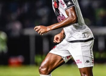 Léo pode estar se dirigindo ao Cruzeiro.