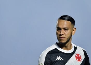 Souza possui vínculo contratual com o Vasco até o término de 2025.